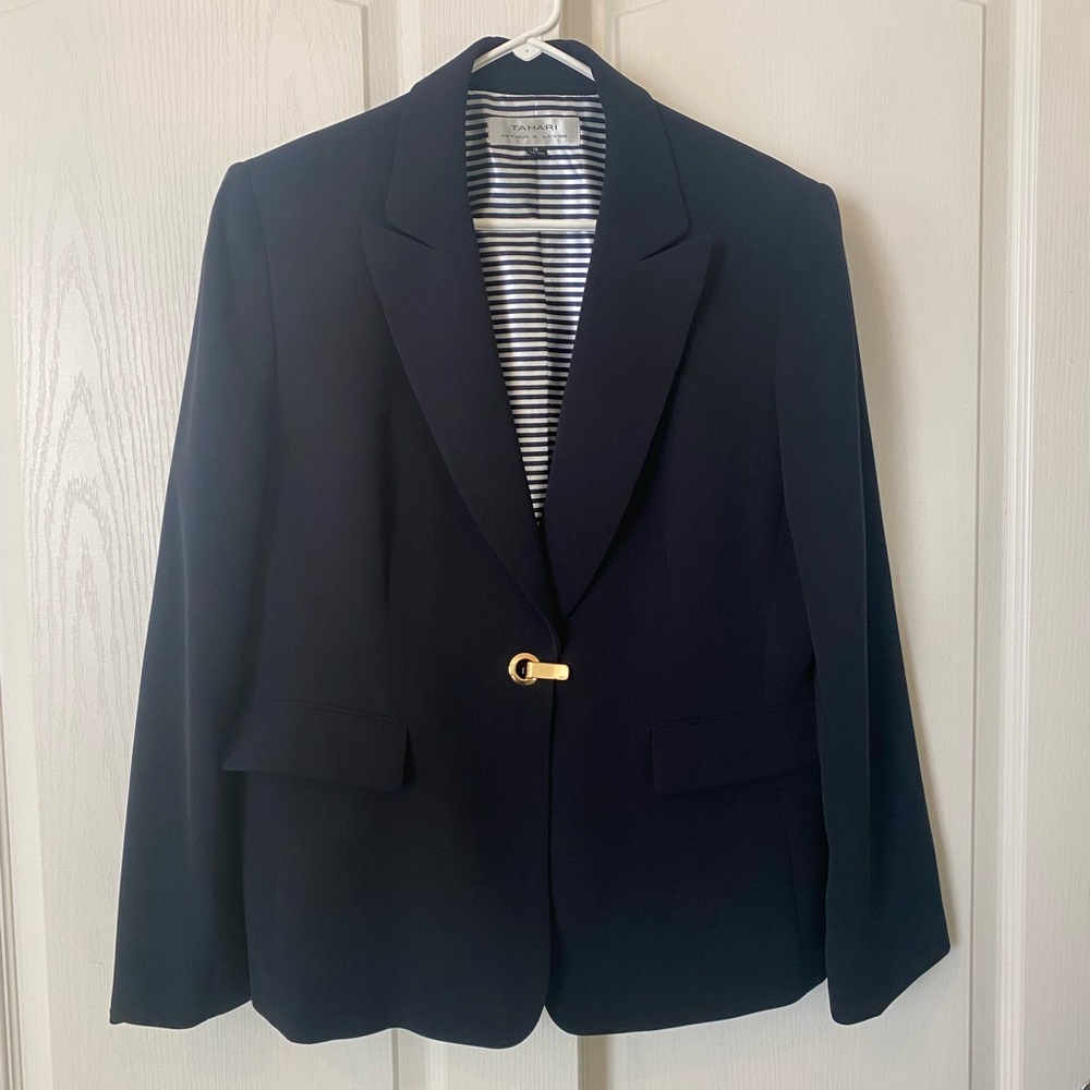 Tahari Navy Blazer with Navy and White Lining and Gold Front Clasp Jacket